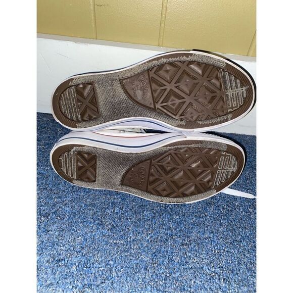 Converse women 6 men 4 high top Classic chuck taylor sneakers - Picture 8 of 9